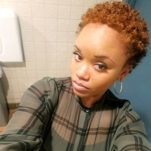 Meet your Posher, Kennia